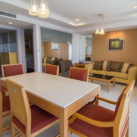 Antique Palace Apartment Банкок Екстериор снимка